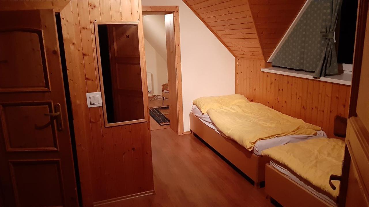 Penzion Pri Studnicke Omastina Exteriör bild