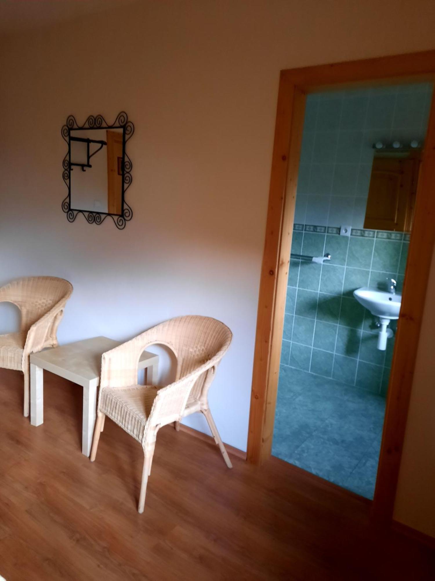 Penzion Pri Studnicke Omastina Rum bild
